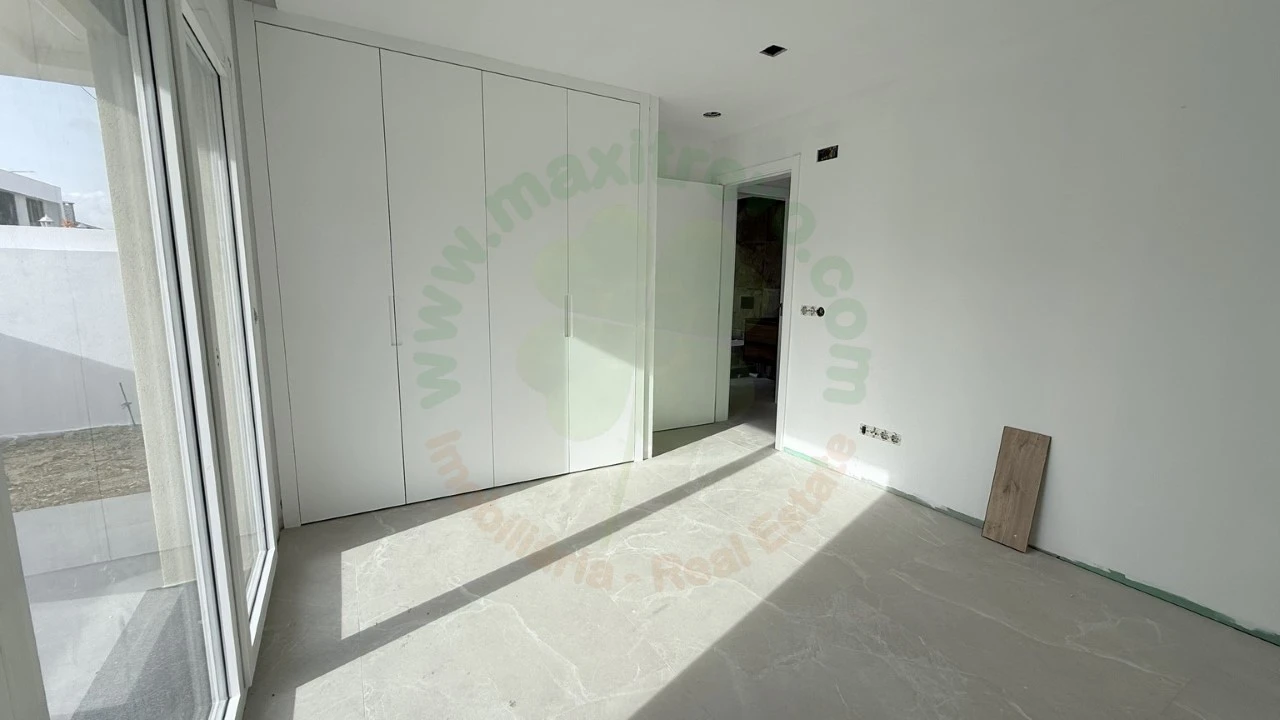 Moradia T4 para Venda em Charneca de Caparica e Sobreda Foto 13