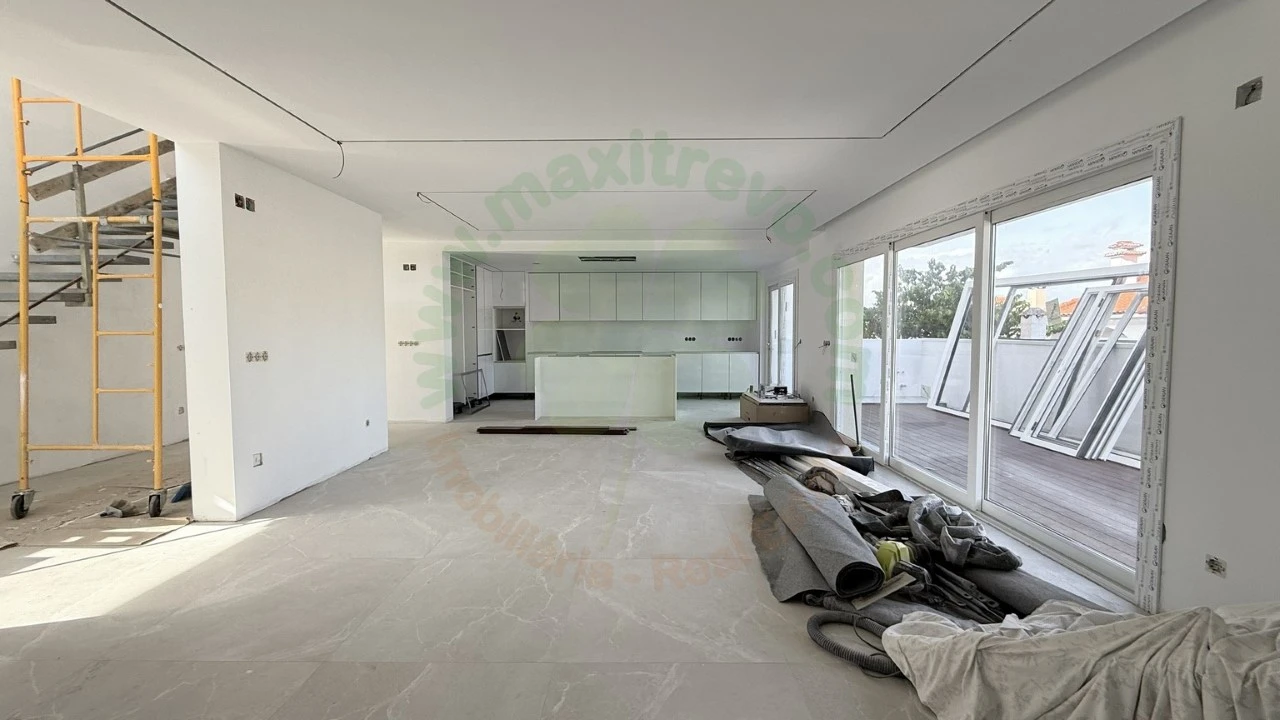 Moradia T4 para Venda em Charneca de Caparica e Sobreda Foto 1