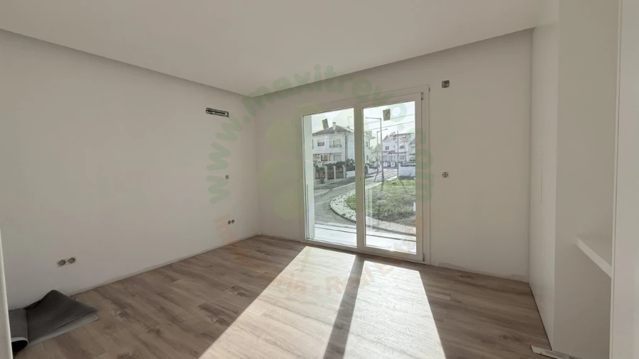 Moradia T4 para Venda em Charneca de Caparica e Sobreda Foto 17