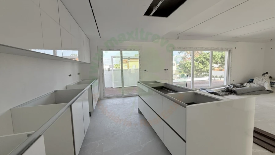 Moradia T4 para Venda em Charneca de Caparica e Sobreda Foto 4