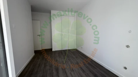 Apartamento T3 para Venda em Corroios