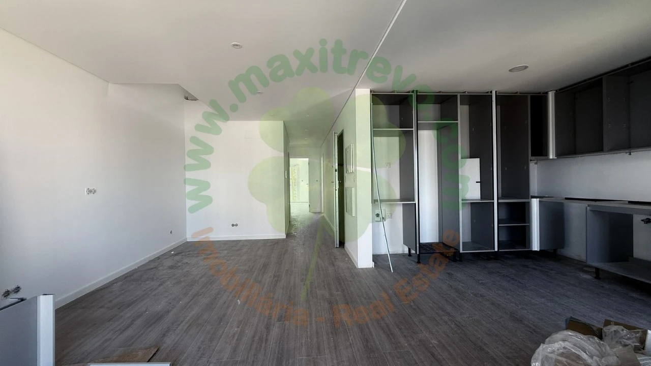 Apartamento T2 para Venda em Corroios Foto 4