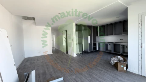 Apartamento T2 para Venda em Corroios