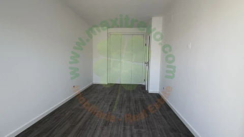 Apartamento T2 para Venda em Corroios