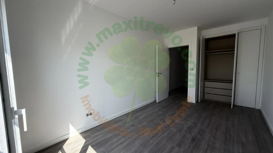 Apartamento T2 para Venda em Corroios Foto 11