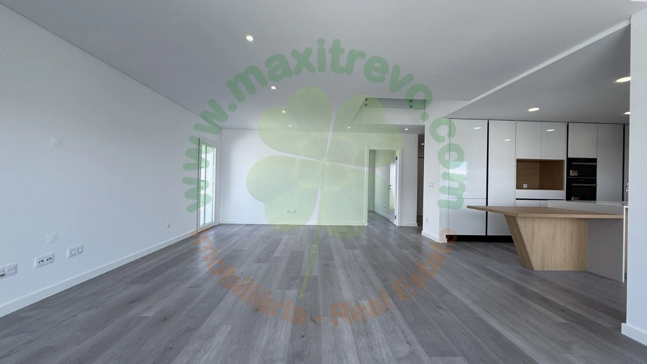 Moradia T4 para Venda em Corroios Foto 7