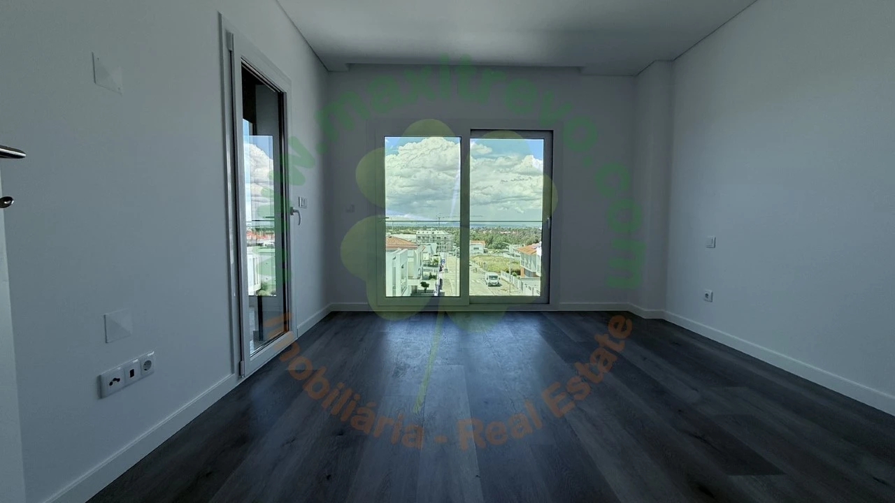 Moradia T4 para Venda em Corroios Foto 27