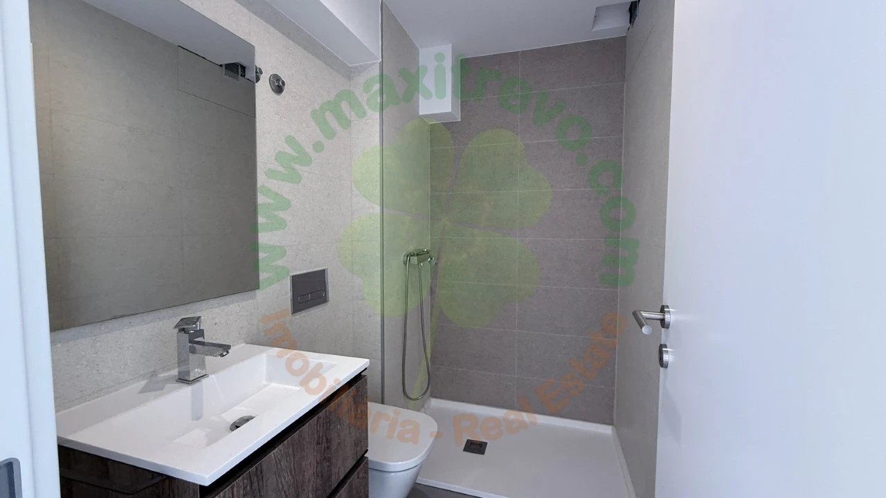 Moradia T4 para Venda em Corroios Foto 43