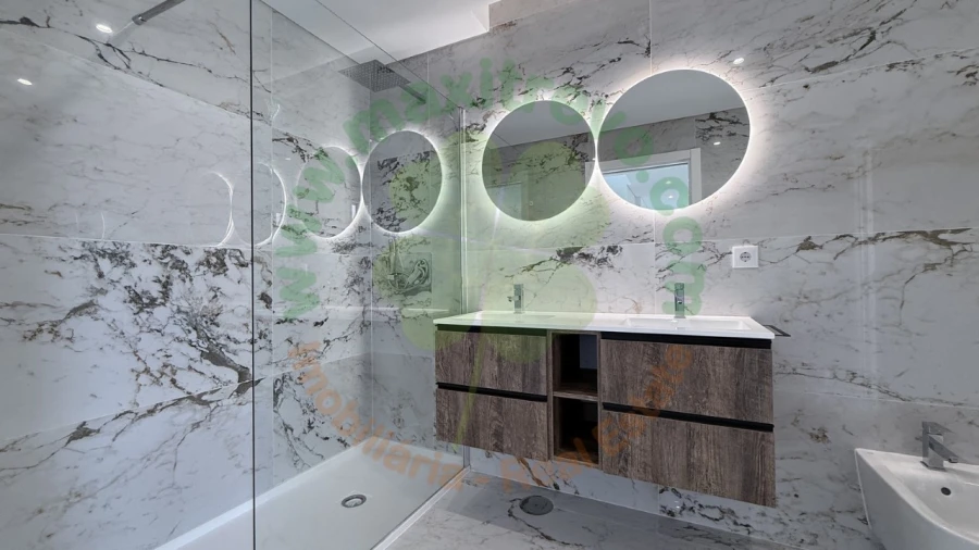 Moradia T4 para Venda em Corroios Foto 32