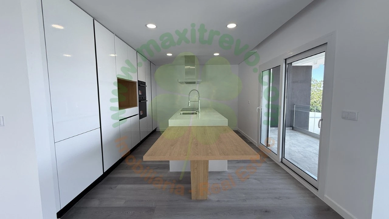 Apartamento T2 para Venda em Corroios Foto 1