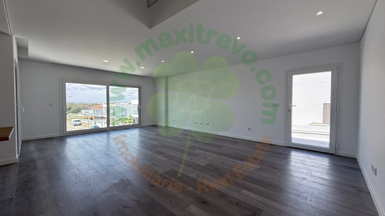 Apartamento T2 para Venda em Corroios Foto 3