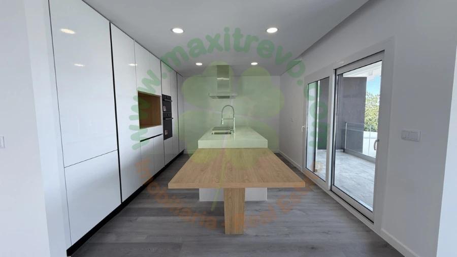 Apartamento T2 para Venda em Corroios Foto 1