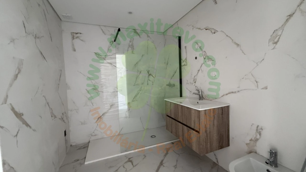 Apartamento T3 para Venda em Corroios Foto 7