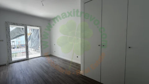 Apartamento T3 para Venda em Corroios