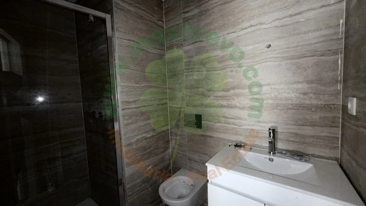 Apartamento T2 para Venda em Corroios Foto 9