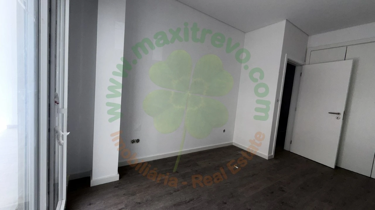 Apartamento T2 para Venda em Corroios Foto 12