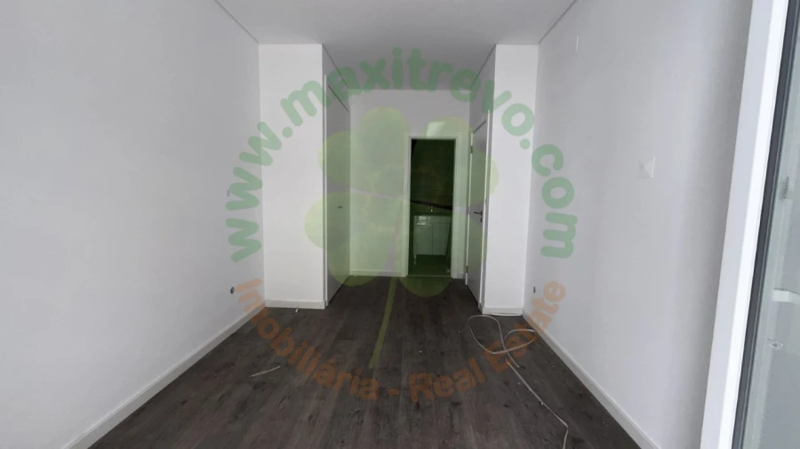 Apartamento T2 para Venda em Corroios Foto 10