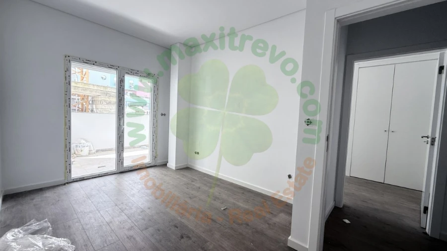 Apartamento T2 para Venda em Corroios Foto 13