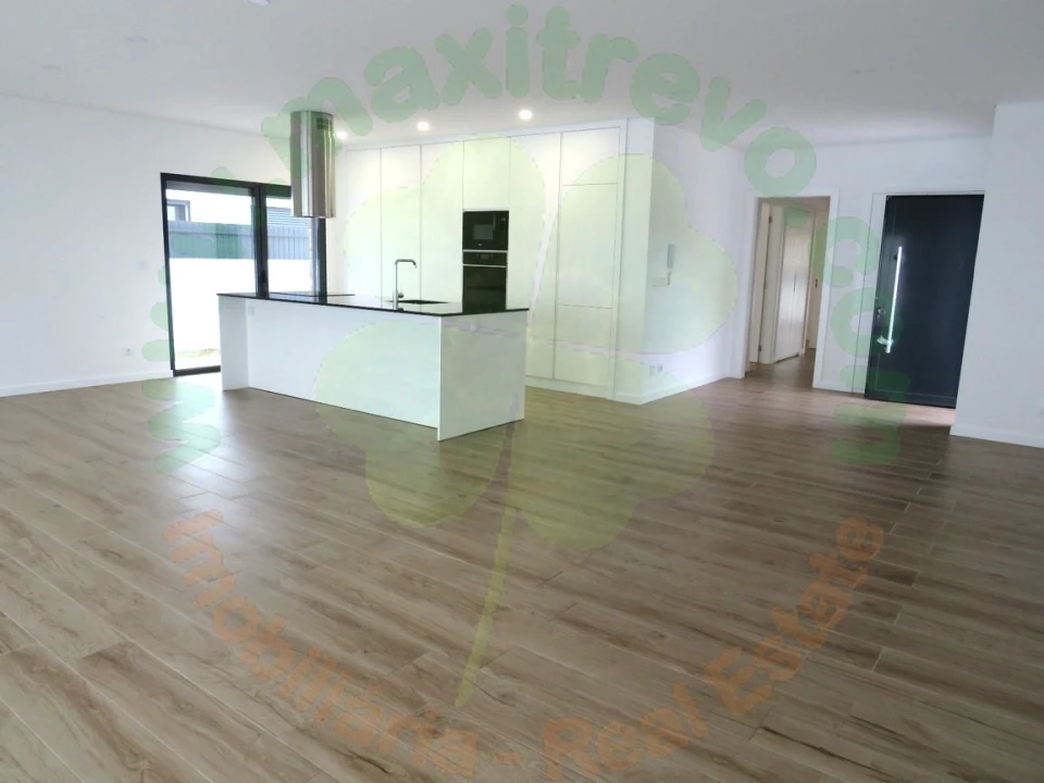 Moradia T3 para Venda em Fernao Ferro Foto 13