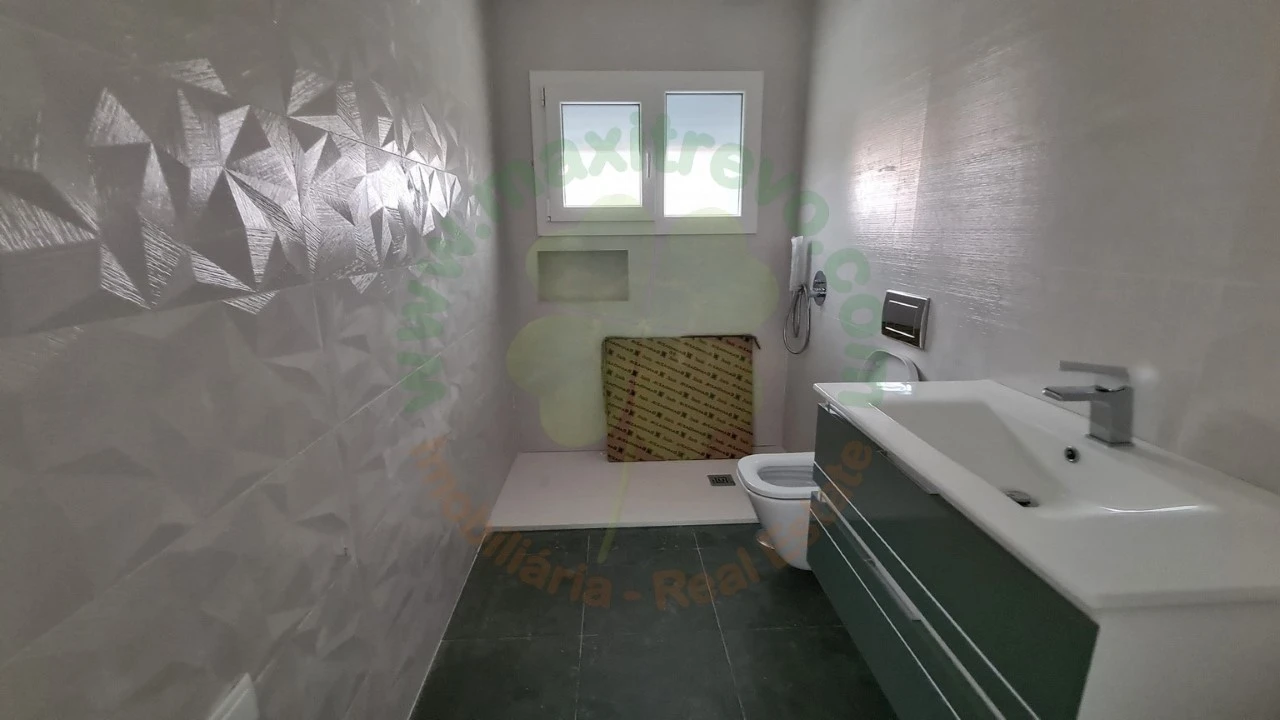 Moradia T4 para Venda em Fernao Ferro Foto 4