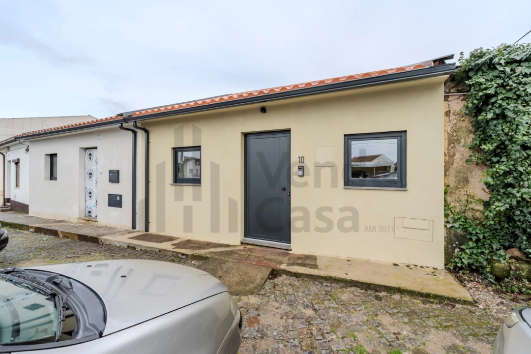 Moradia T2 para Venda em Palmeira Foto 1