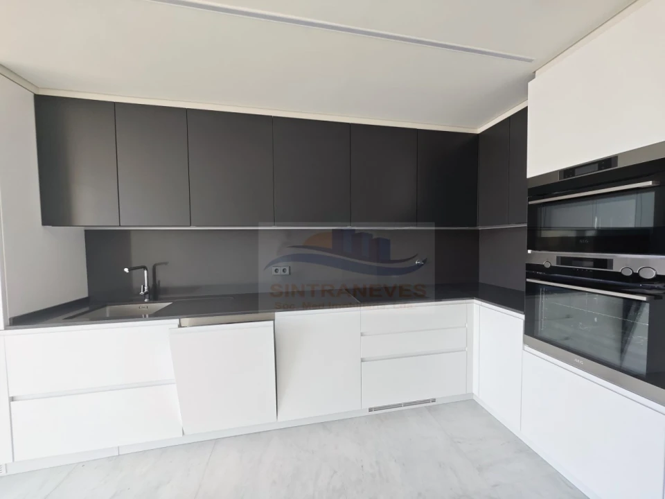 Apartamento T2 para Venda em Campolide Foto 5