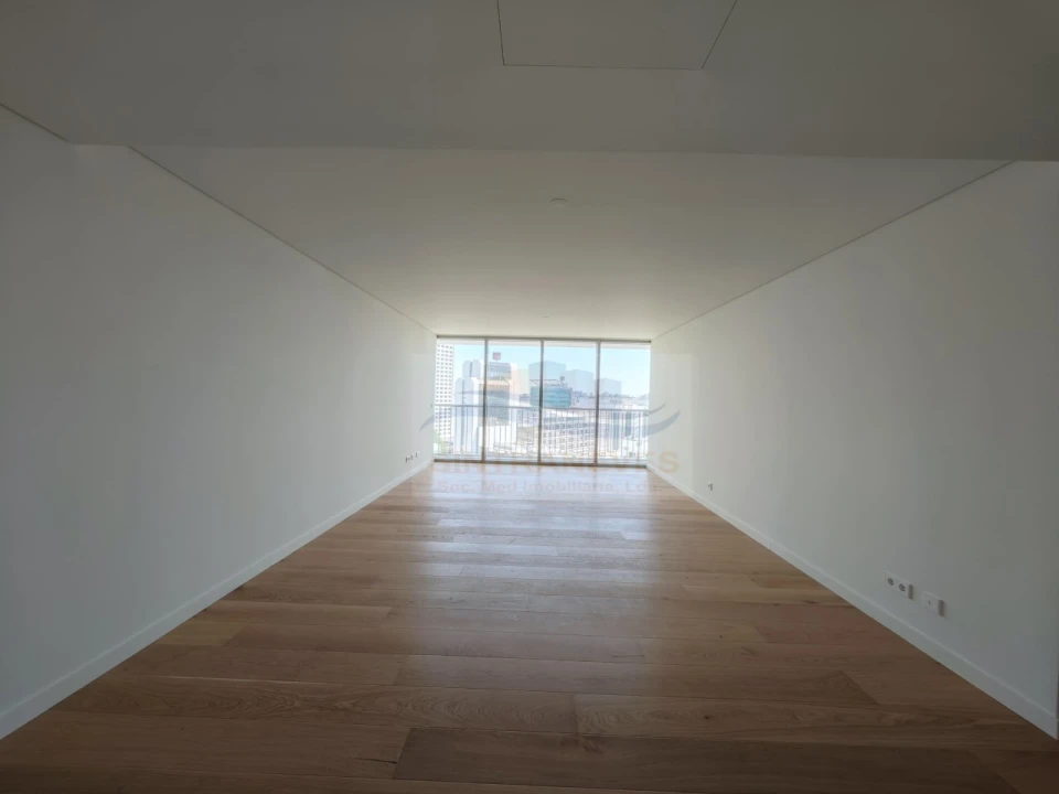 Apartamento T2 para Venda em Campolide Foto 7