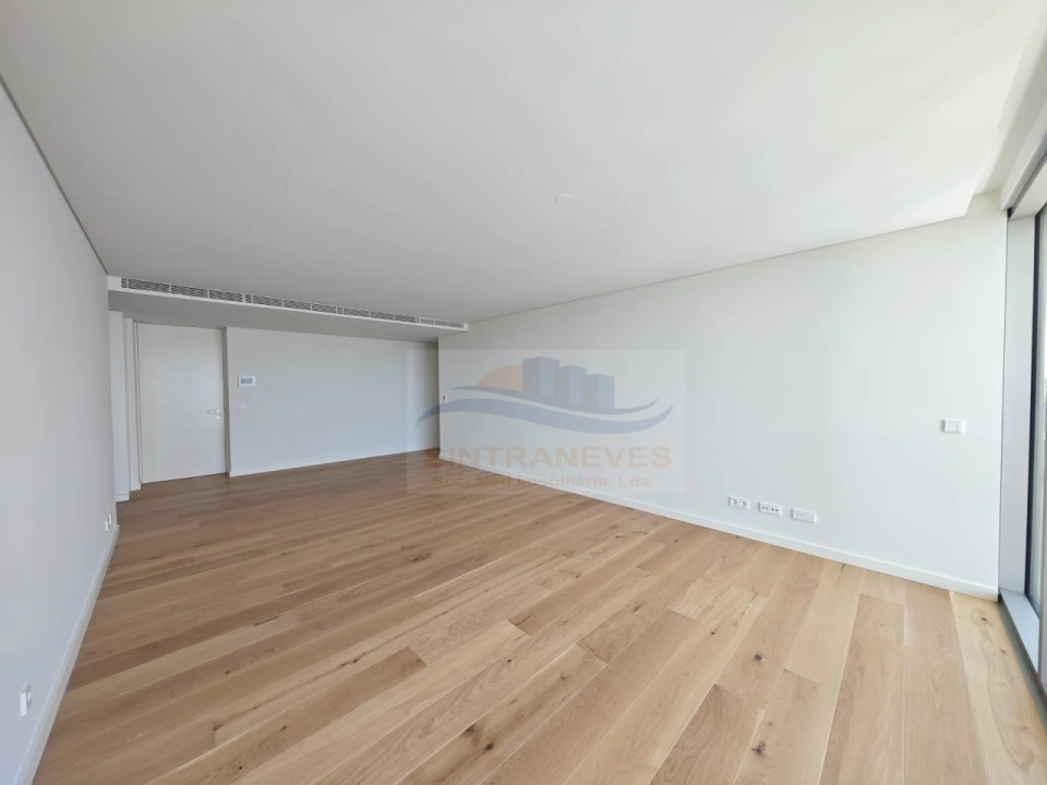 Apartamento T2 para Venda em Campolide Foto 9