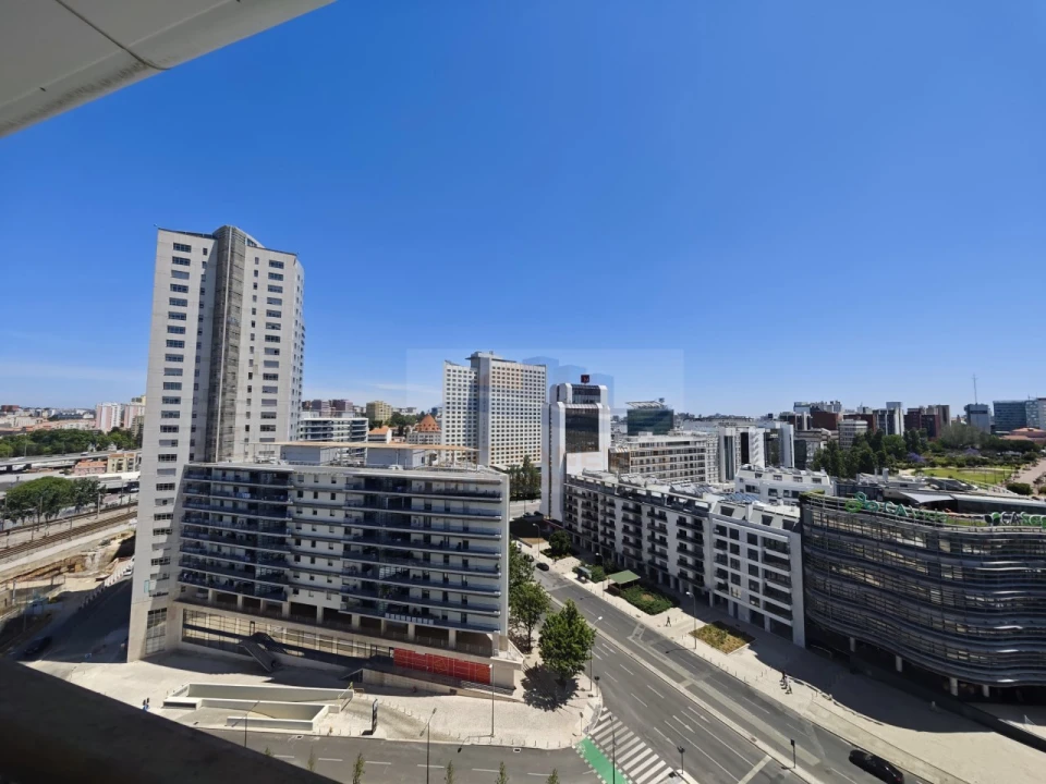 Apartamento T2 para Venda em Campolide Foto 22