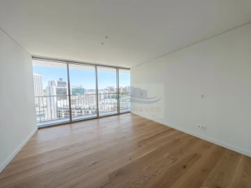 Apartamento T2 para Venda em Campolide