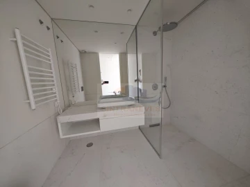 Apartamento T2 para Venda em Campolide
