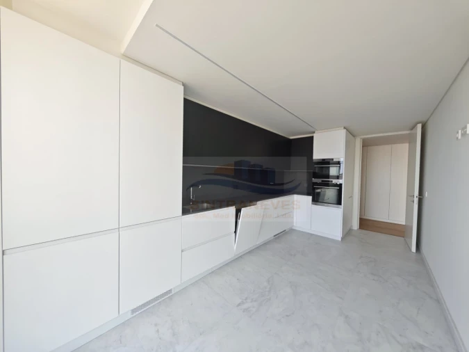 Apartamento T2 para Venda em Campolide Foto 4