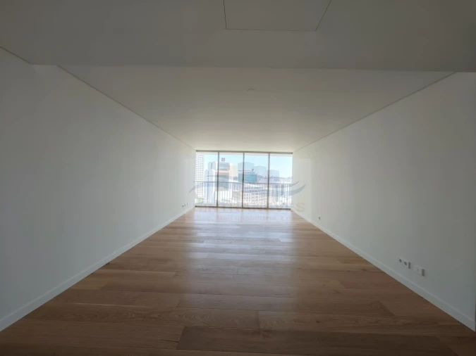 Apartamento T2 para Venda em Campolide Foto 7