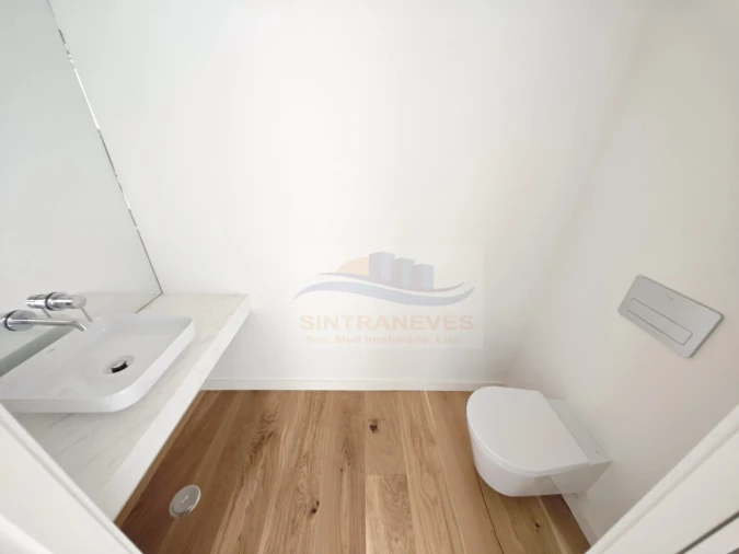 Apartamento T2 para Venda em Campolide Foto 16
