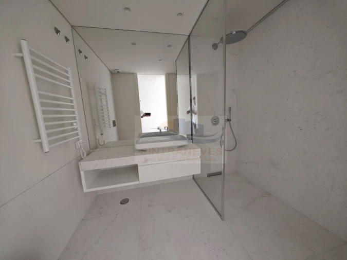 Apartamento T2 para Venda em Campolide Foto 17