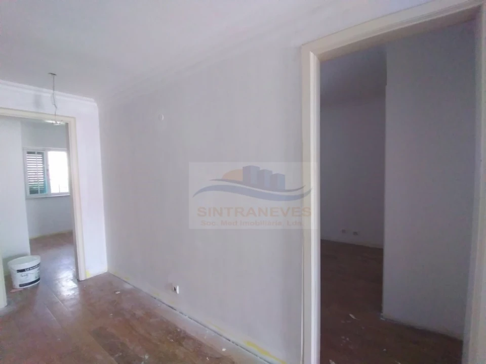 Apartamento T4 para Venda em Laranjeiro e Feijó Foto 9