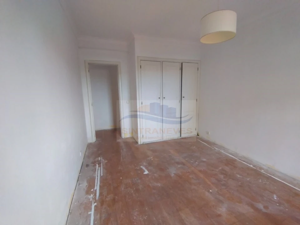 Apartamento T4 para Venda em Laranjeiro e Feijó Foto 13