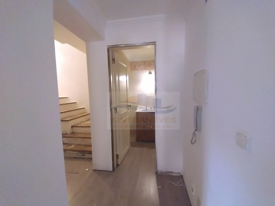 Apartamento T4 para Venda em Laranjeiro e Feijó Foto 30