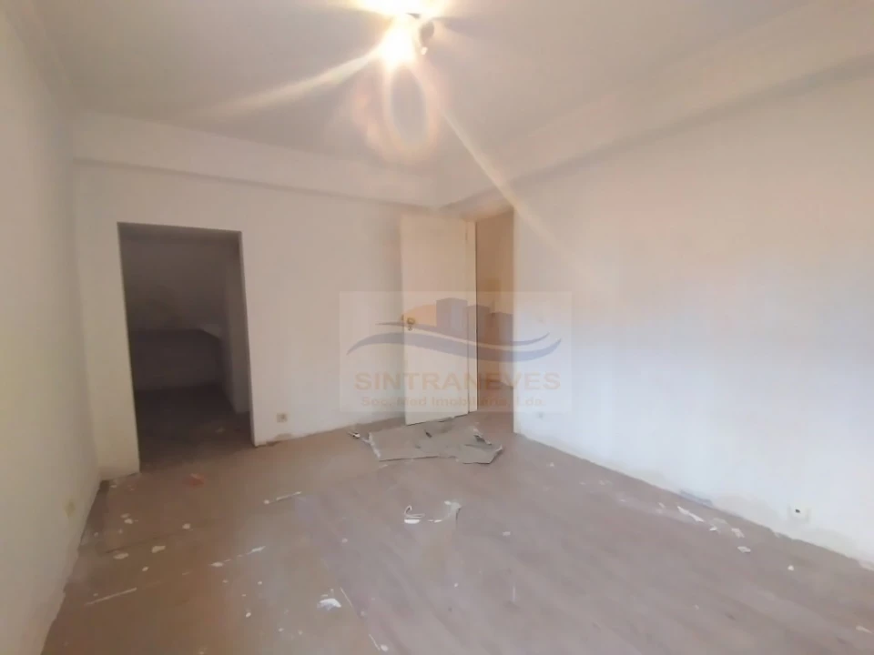 Apartamento T4 para Venda em Laranjeiro e Feijó Foto 35