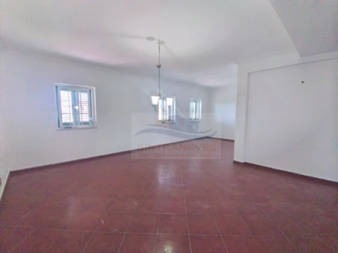 Apartamento T4 para Venda em Laranjeiro e Feijó Foto 21
