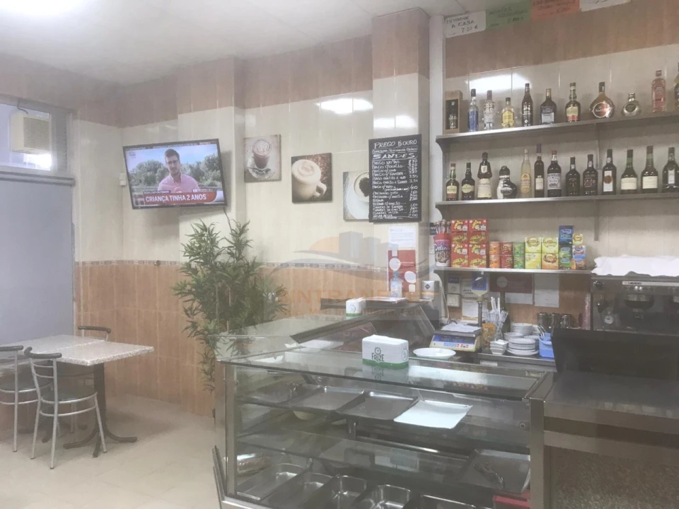 Negócio para Venda em Rio de Mouro Foto 9