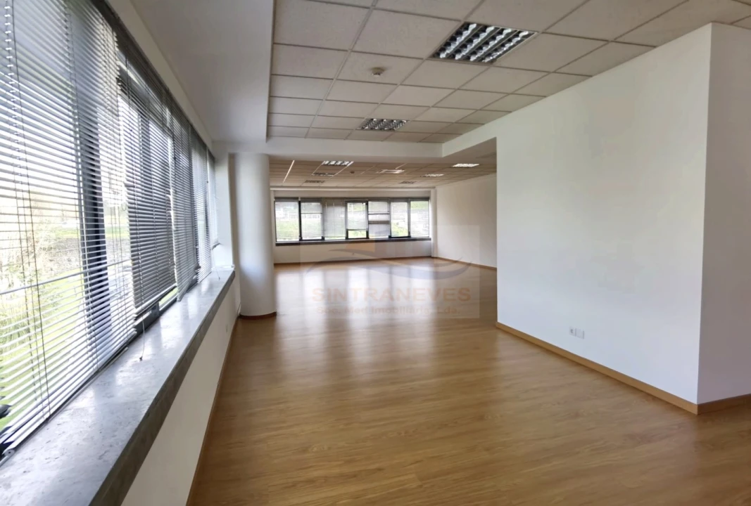 Escritório para Arrendamento em Carnaxide e Queijas Foto 1