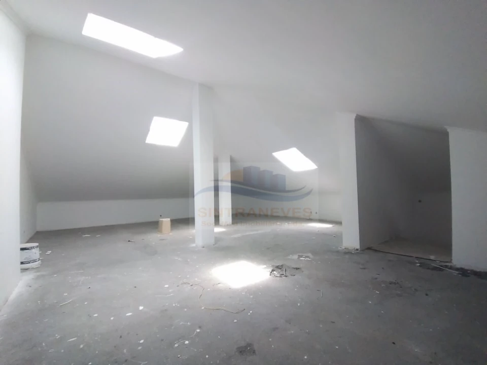 Moradia T7 para Venda em Rio de Mouro Foto 25