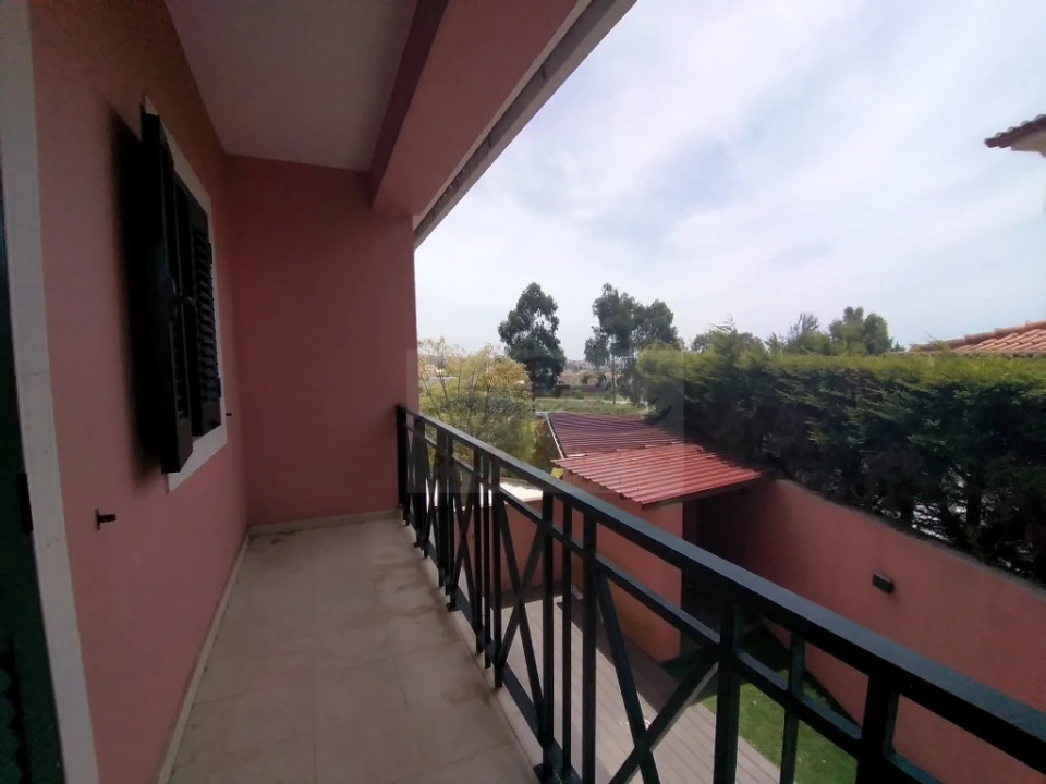 Moradia T7 para Venda em Rio de Mouro Foto 40