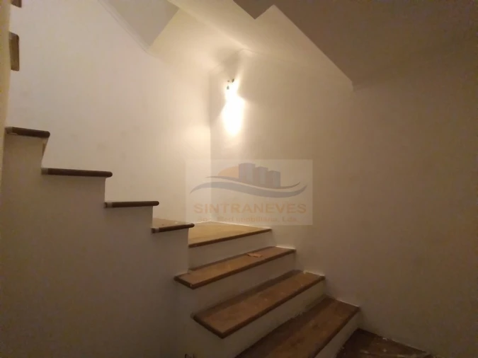 Moradia T7 para Venda em Rio de Mouro Foto 28