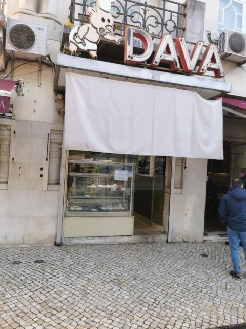 Loja para ced. p. contratual em Avenidas Novas