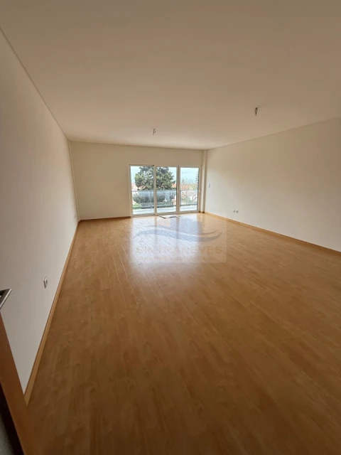 Apartamento T3 para Venda em Carcavelos e Parede