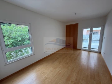 Apartamento T3 para Venda em Carcavelos e Parede