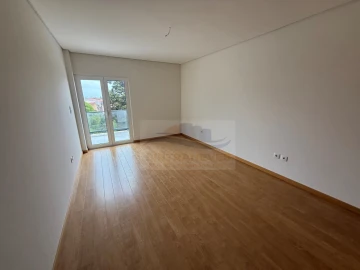 Apartamento T3 para Venda em Carcavelos e Parede