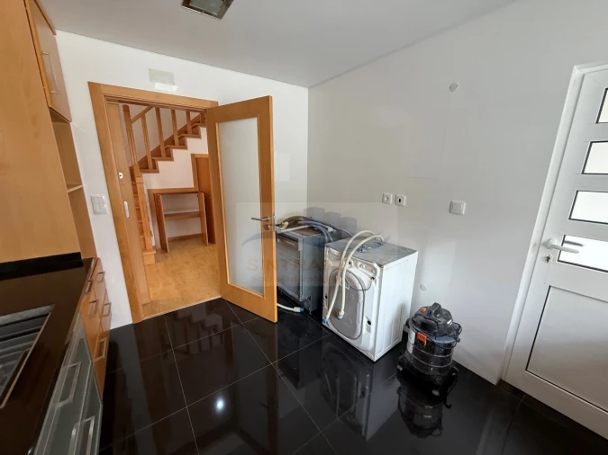 Apartamento T3 para Venda em Carcavelos e Parede Foto 7